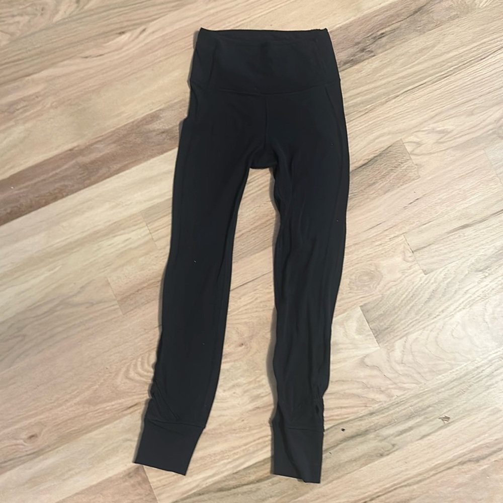black lululemon leggings